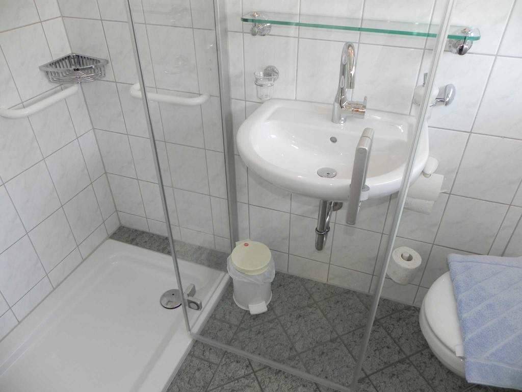 strandnahe Ferienwohnungen Ostseebad Heringsdorf Zimmer foto